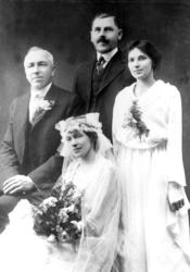 Brudebilde, fra venstre: Johan Haugland ellers ukjente