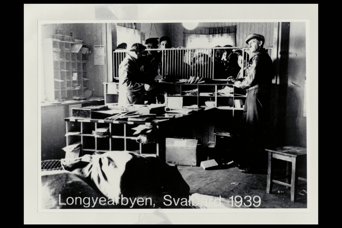 interiør, postkontor, 9170 Longyearbyen, ekspedisjon, ekspeditør, kunder
