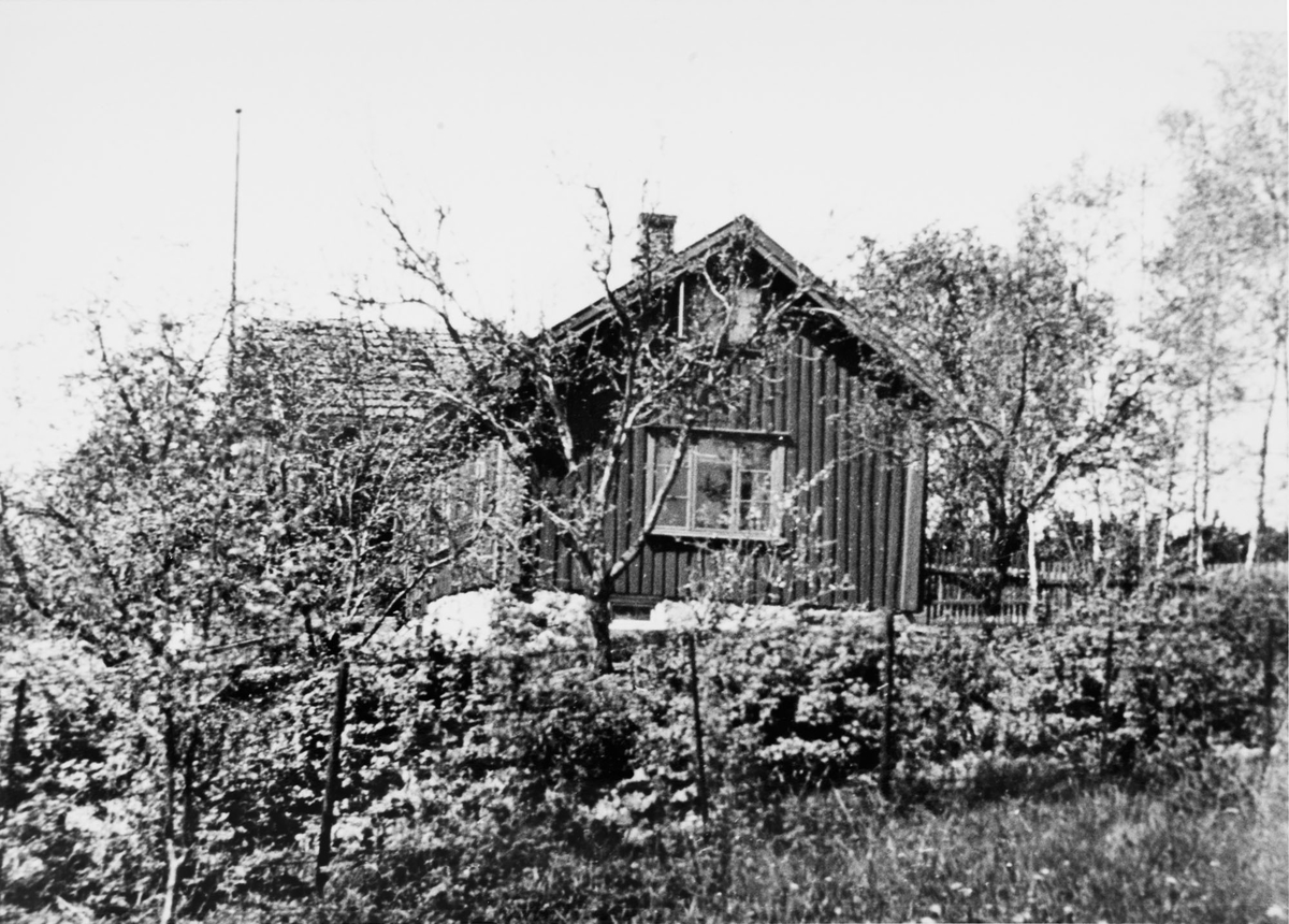 Fagerholt, Raveien (nabo til Eriksens bilverksted)