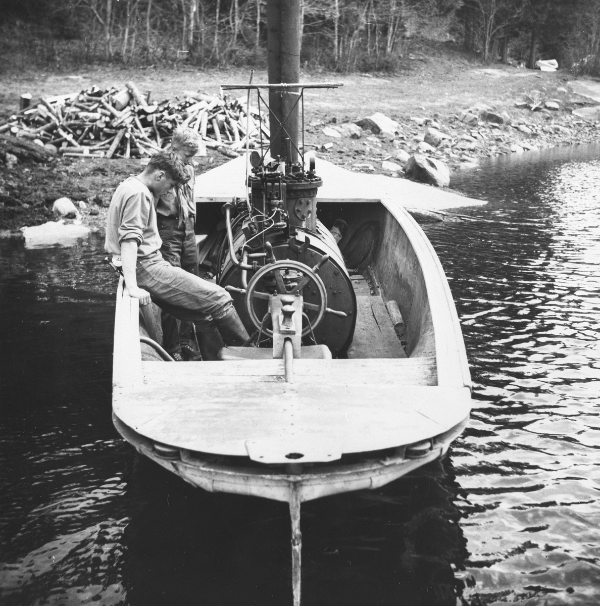 Dampbåten "Lerka" ble brukt til fløting på Børvann.