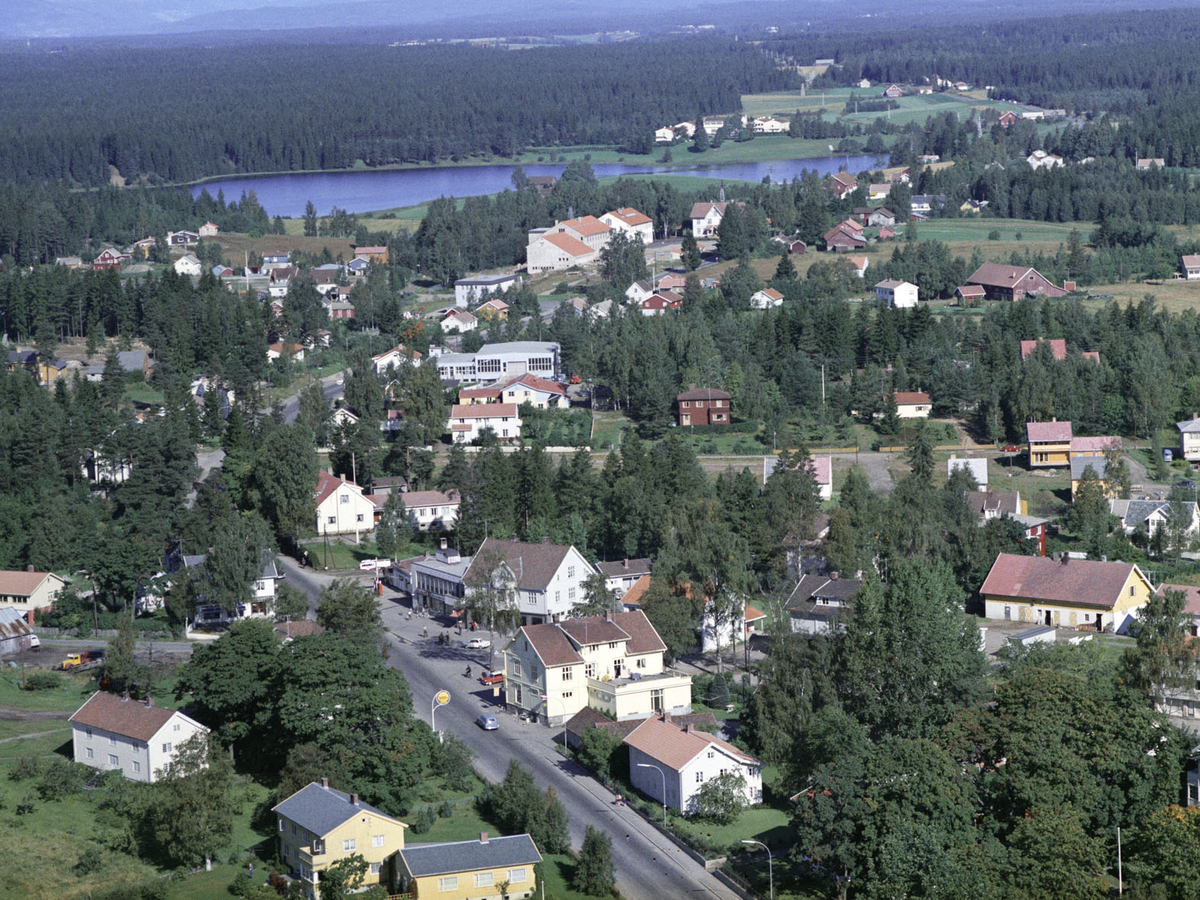 JESSHEIM SENTRUM TETTSTED - Akershusbasen / DigitaltMuseum