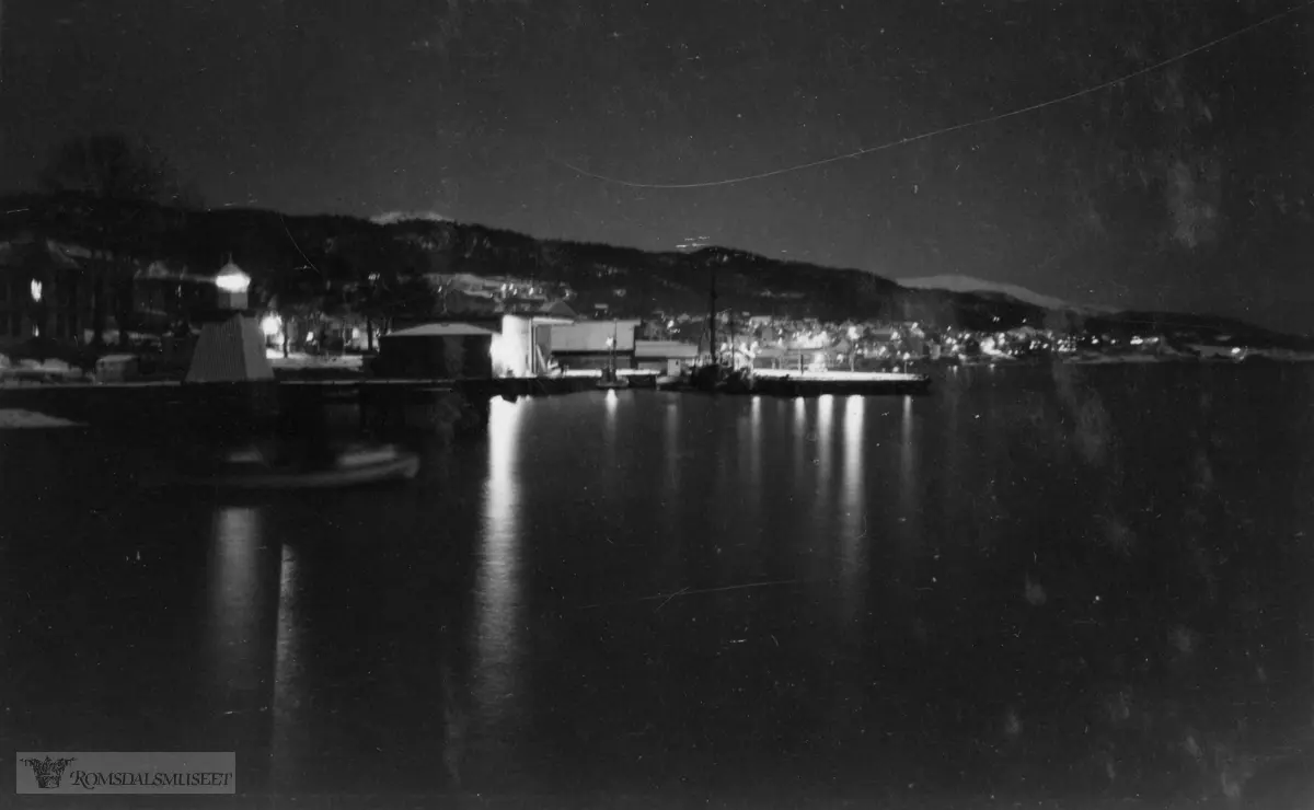 Molde, Reknes om natten.