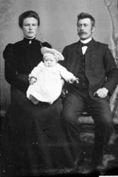 Familiebilde. Sigrid Bugge Sporsheim og Ole Magnus Sporsheim