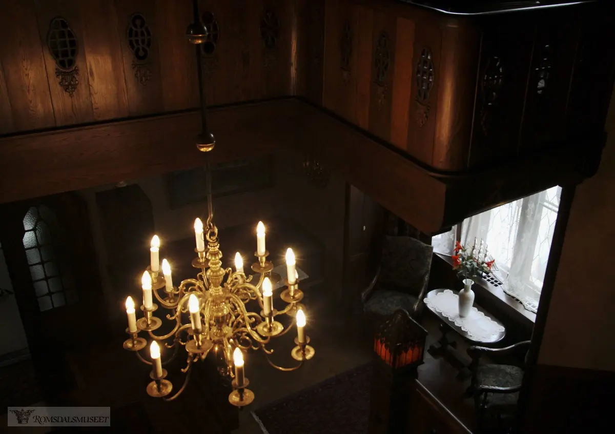 Chateauet.."Lysekrone & galleri" ."Romsdalsmuseet 100 år".Jubileumsutstilling 2012 i samarbeid med Molde kameraklubb.