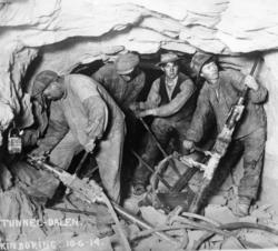 Tunellarbeid på Auraanlegget 10 juni 1914..Bildet trolig tat