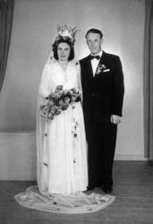 Gift 29.07.1950 i Bø i Vesterålen. .Brudekronen på bildet er