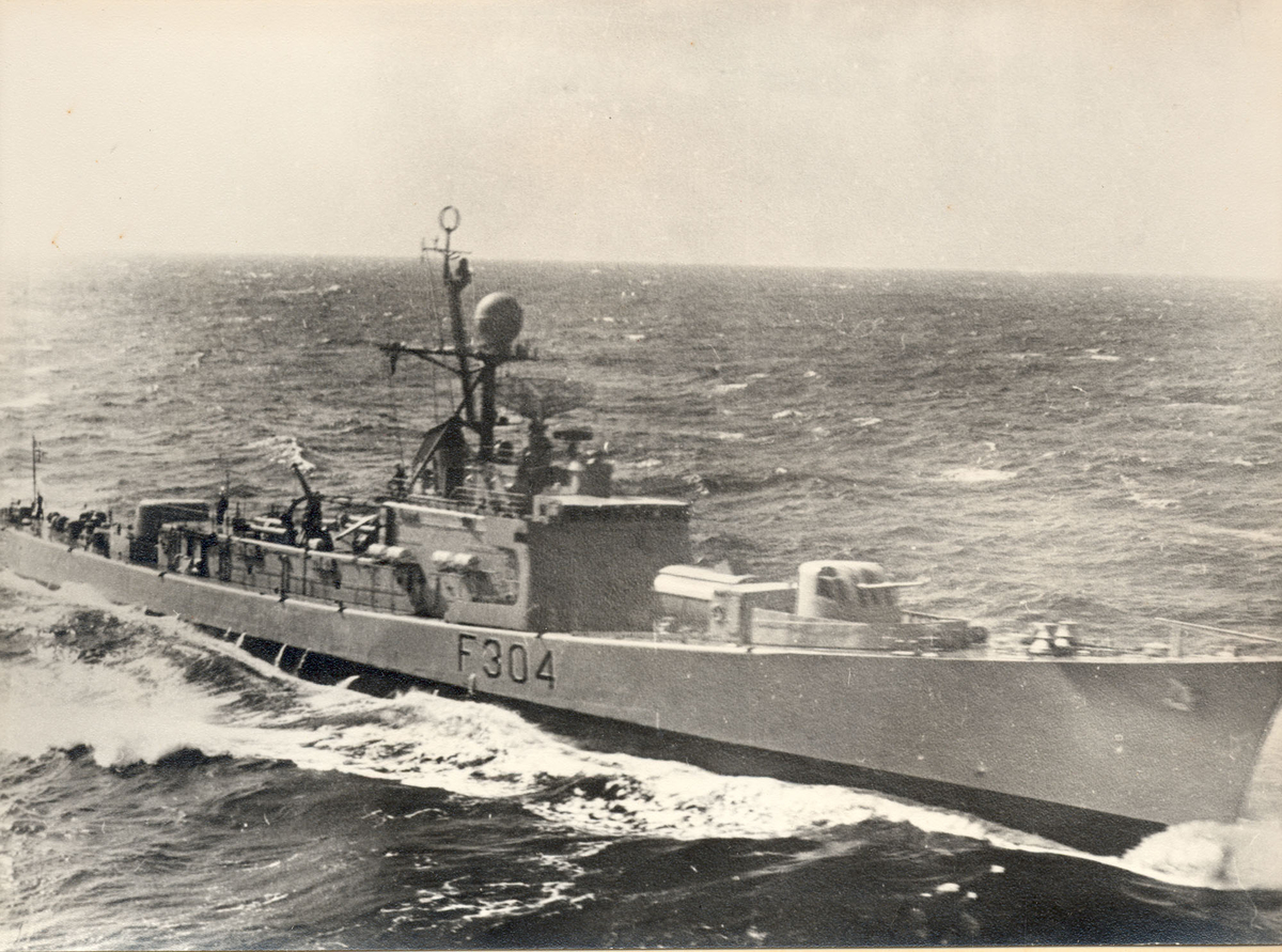 Oslo-kl.fregatt KNM "Narvik" før ombygging.