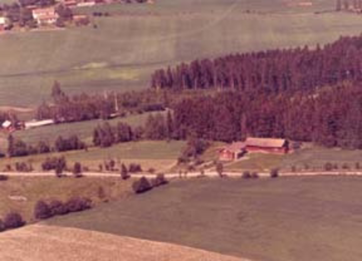Flyfoto av Frebergsveen, Furnes, Ringsaker.