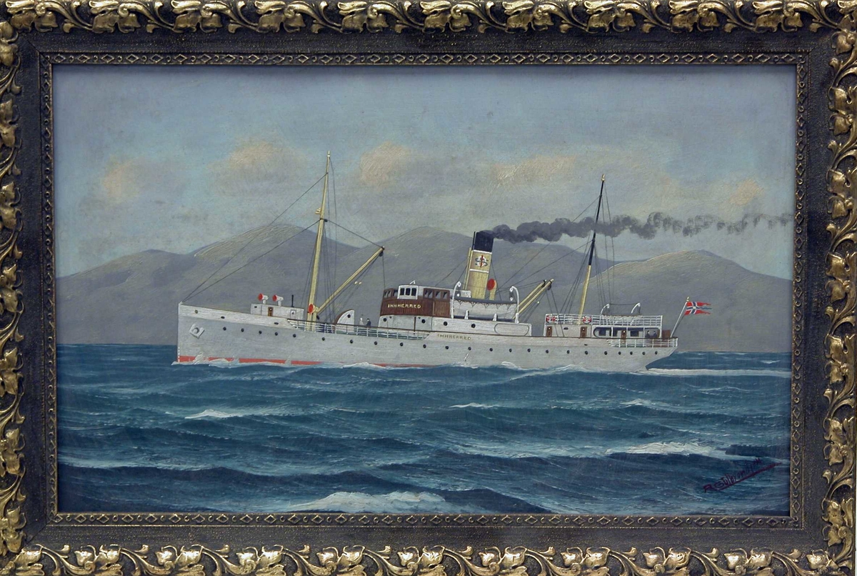 Maleri av dampbåten "Innherred" i fart langs kyst