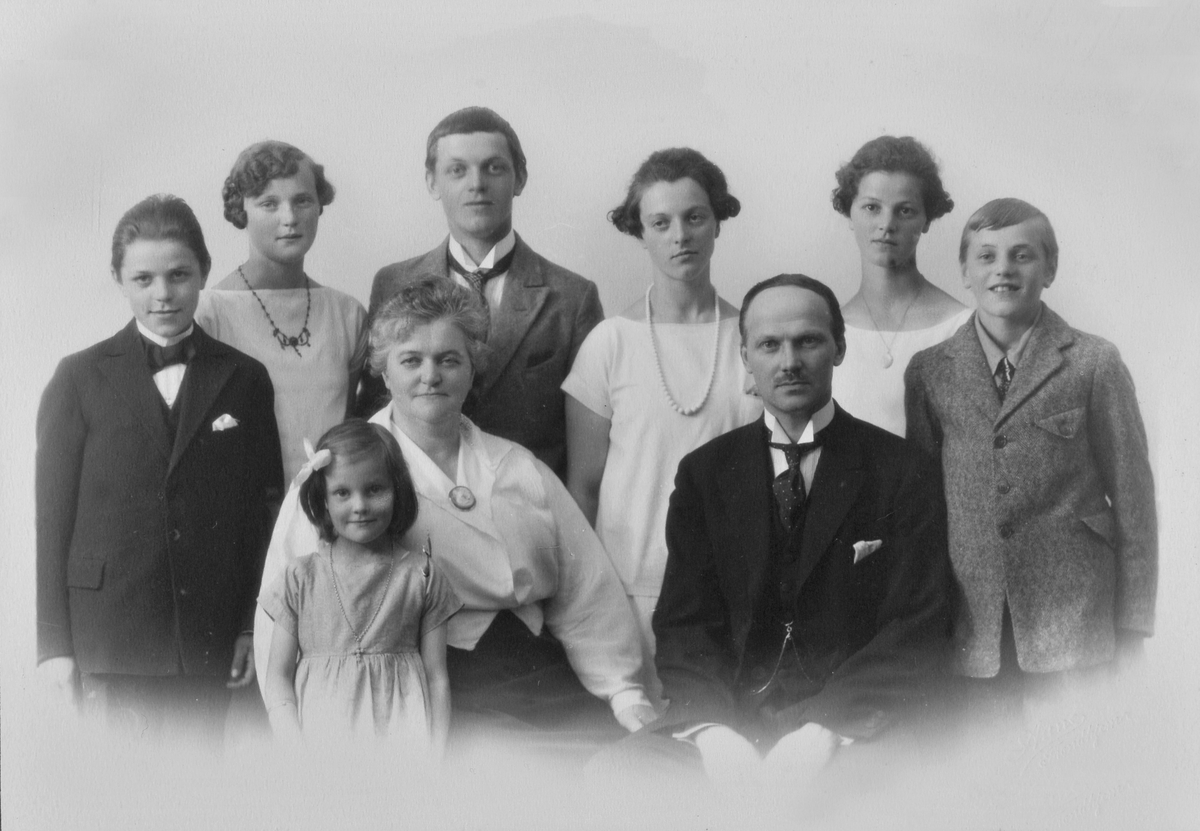 Alfred Joakim Lind Fredriksen med familie