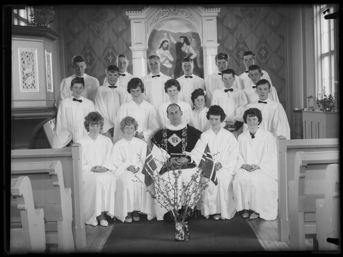 Konfirmanter i Brekken kirke 1965