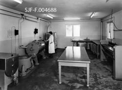 "Det nye vaskeri v/ Dr. elven 31/1 - 55 m/bestyrerinnen"