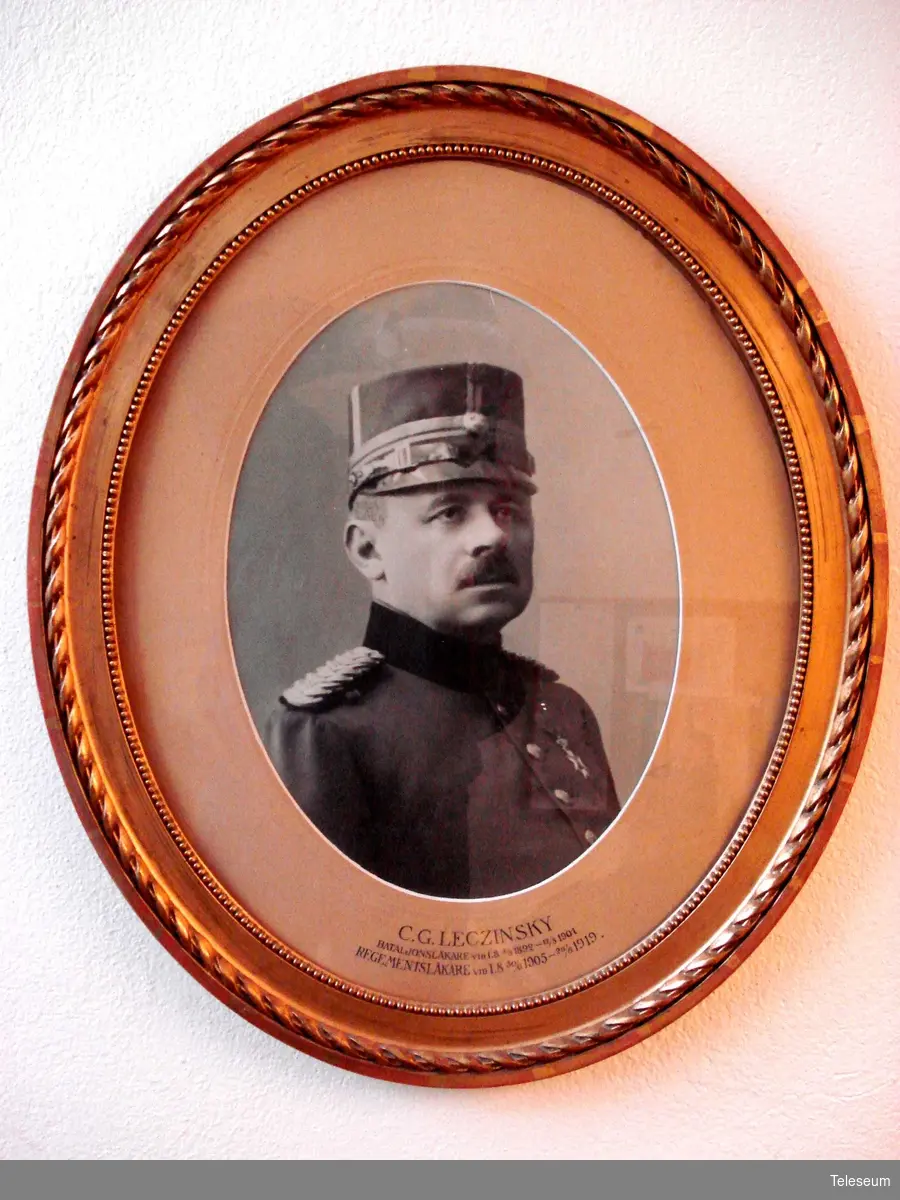 C. G. Leczinsky
Regementsläkare I 8 1905 - 1919