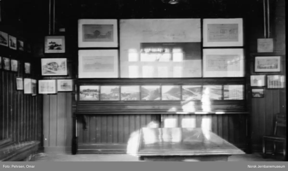 Jernbanemuseet på Disen: Fra utstillingen i venterommet i Ilseng stasjonsbygning