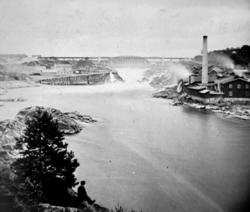 Bru over Glomma ved Sarpsfossen