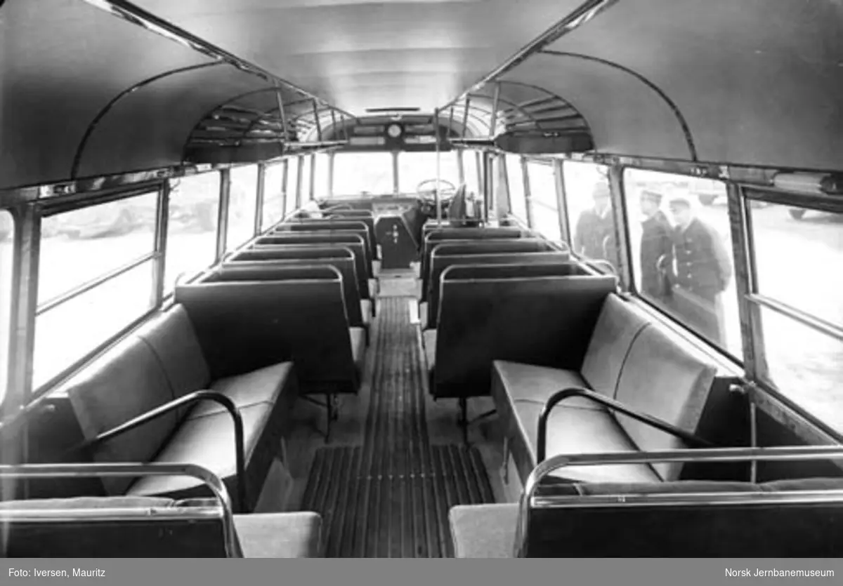 Interiørbilde fra buss, trolig NSB Bilruter Trondheim buss U-8410