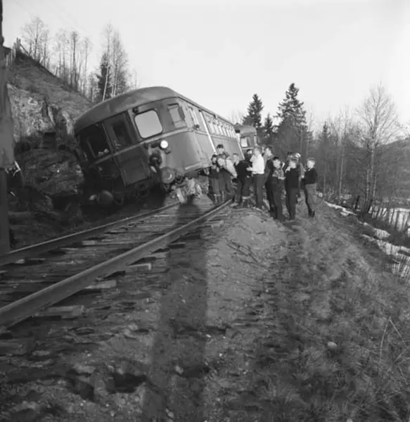 Togavsporing På Valdresbanen : Motorvognsett Type 86/91 - Norsk ...